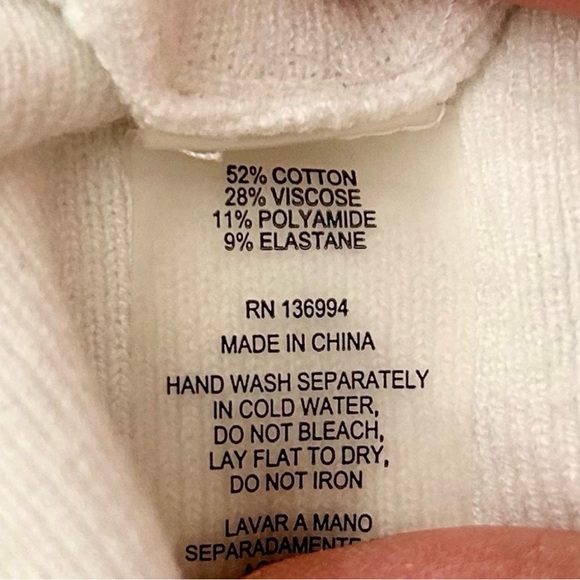 Women's Vila Milano White Sweater. Size Medium - Picture 5 of 5